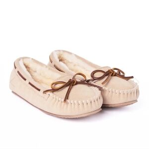 Minnetonka Cally Moccasins NIB 8